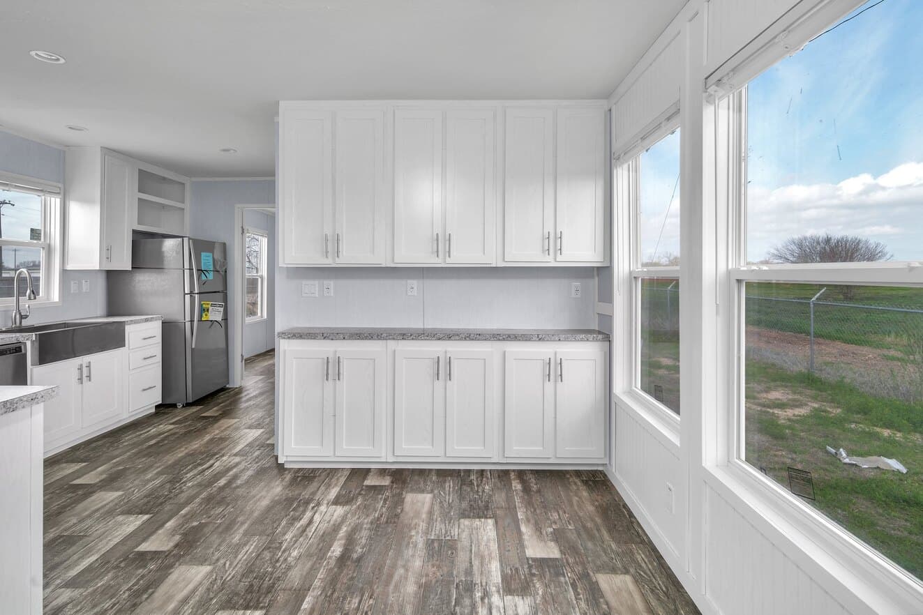 Alamo lite 16763r interior home features