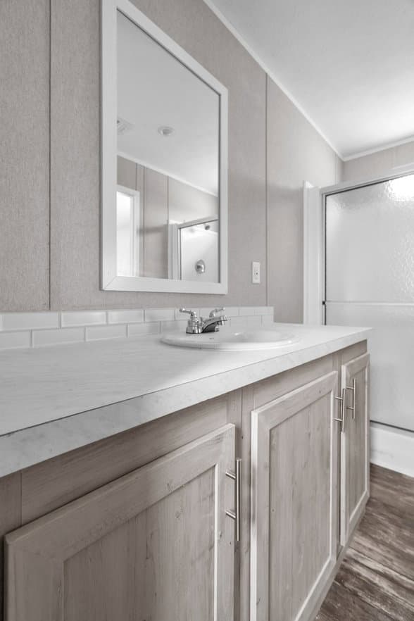 Verde ranch 14632n bathroom home features