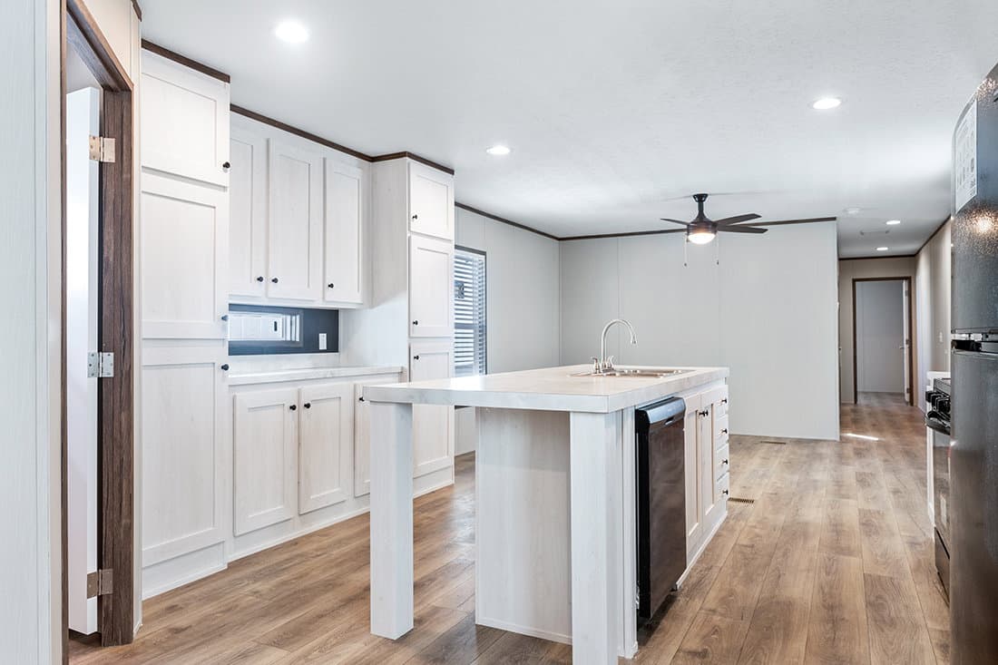 Select 16723b kitchen home features