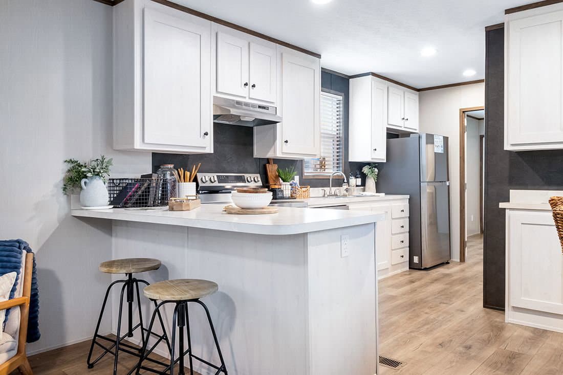 Select 16723a kitchen home features