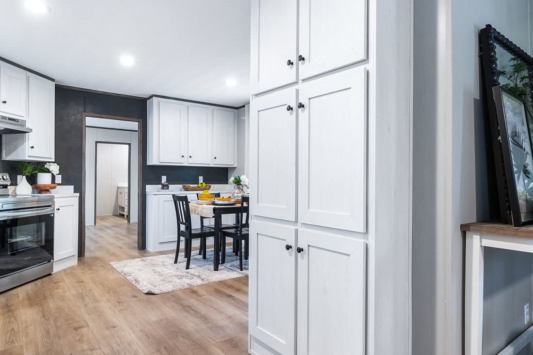 Select 16723f interior home features