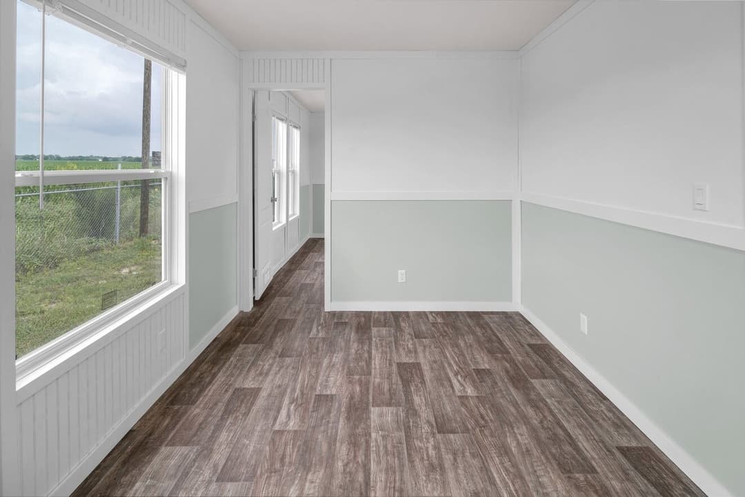 Valu maxx premier 16763a bedroom home features