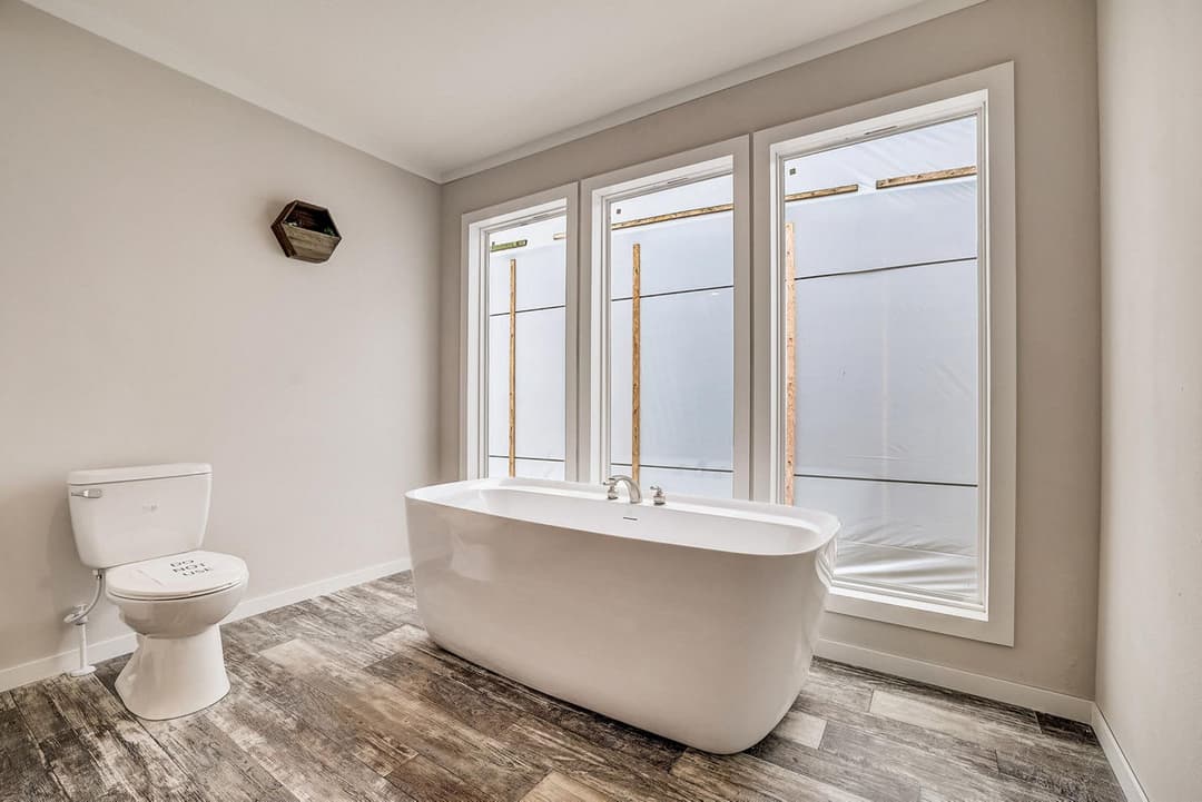 The desire bathroom home features