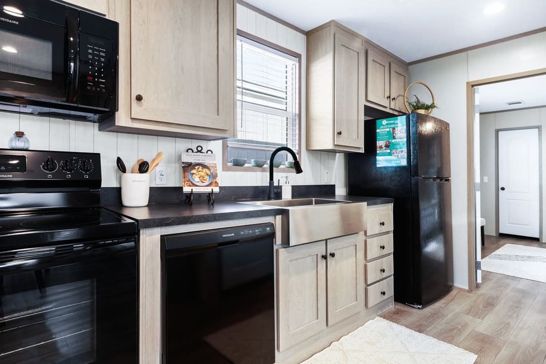 Anniversary 16763a kitchen home features