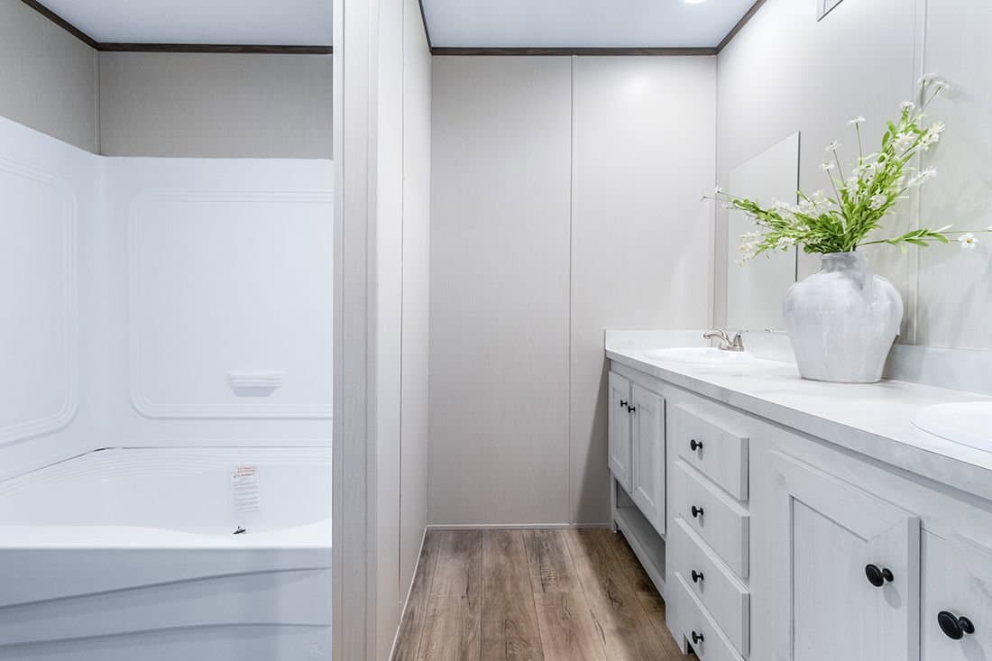 Select 16723f bathroom home features