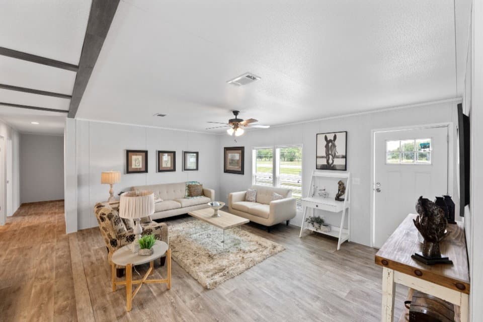 Pinnacle 28603p interior home features