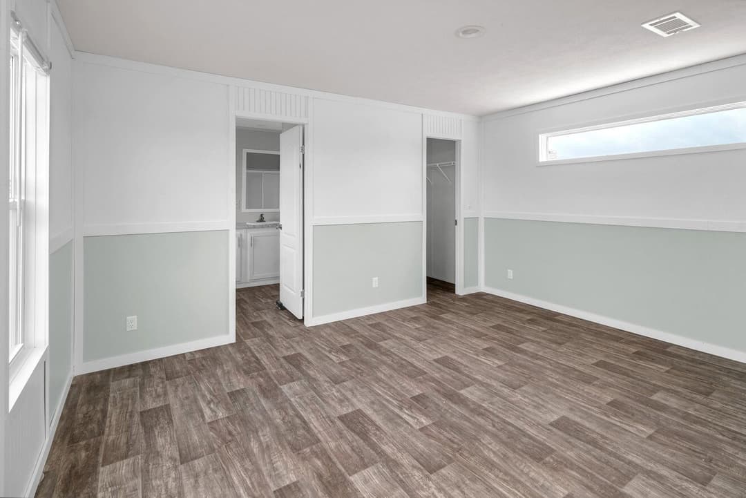 Valu maxx premier 16763a bedroom home features