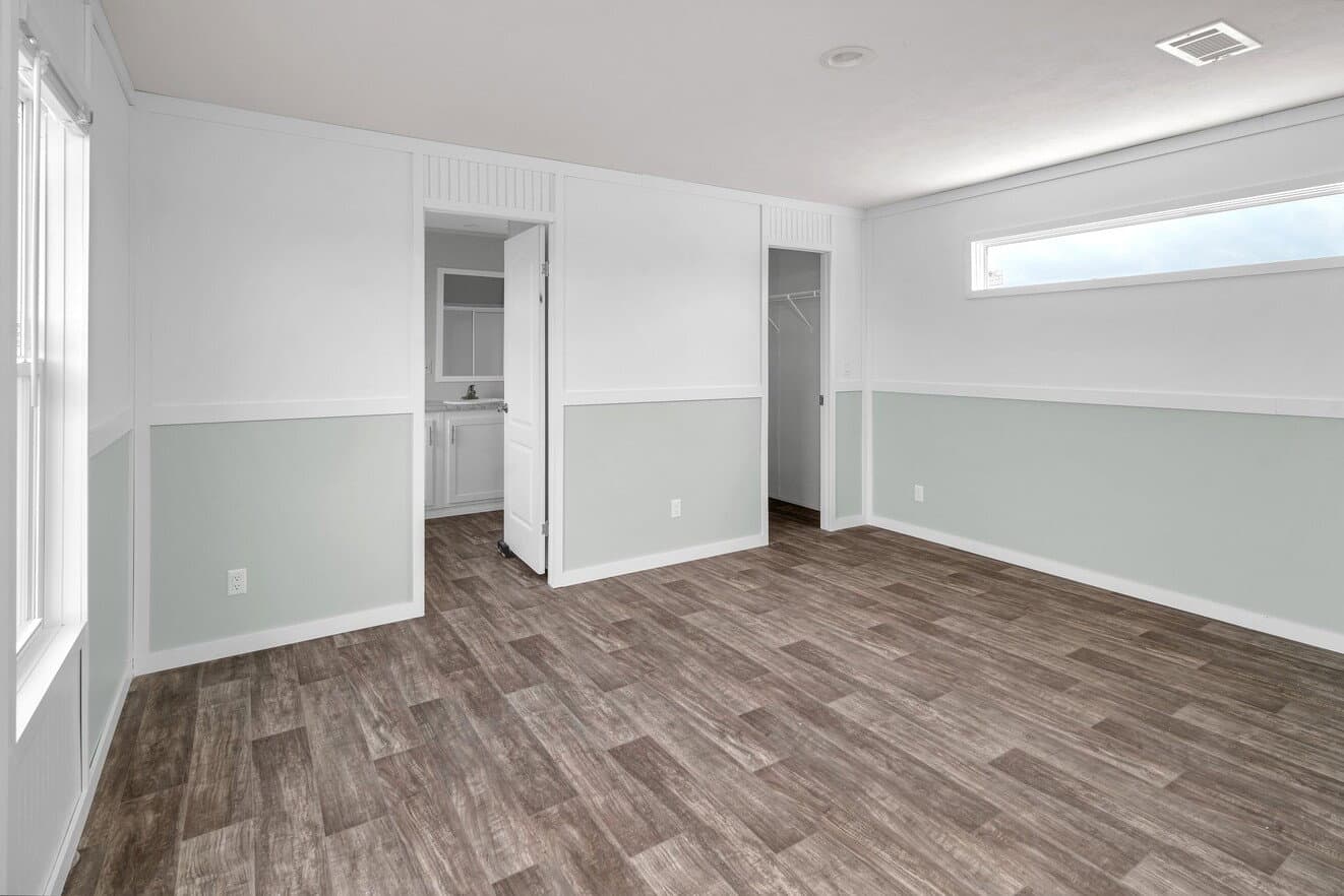 Valu maxx premier 16763a bedroom home features