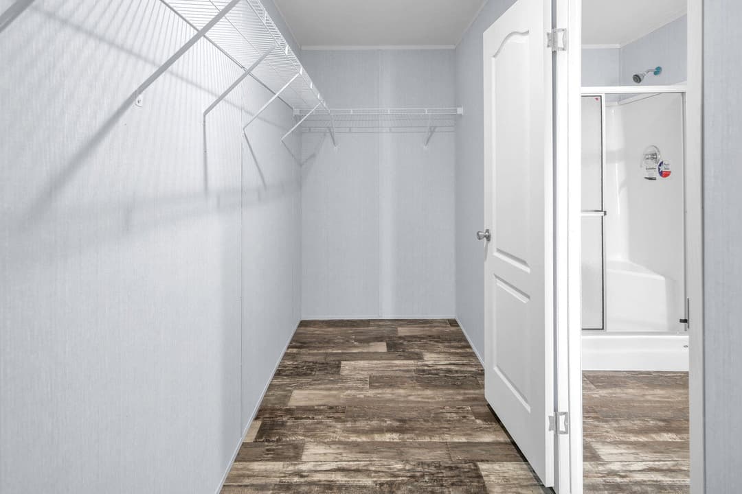 Valu 28563u interior home features