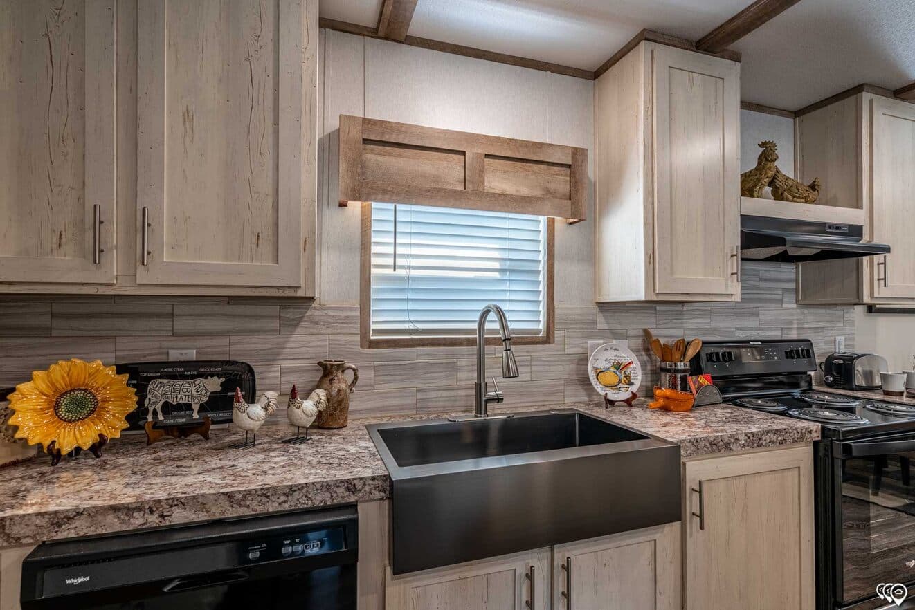 Pinnacle 28563p kitchen home features