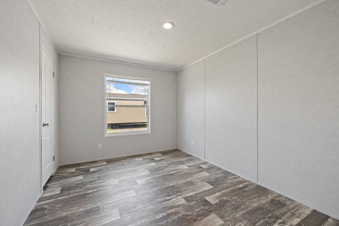 Verde ranch 28563n bedroom home features