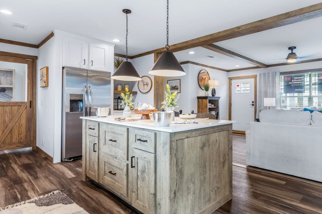 Lizzie kitchen home features