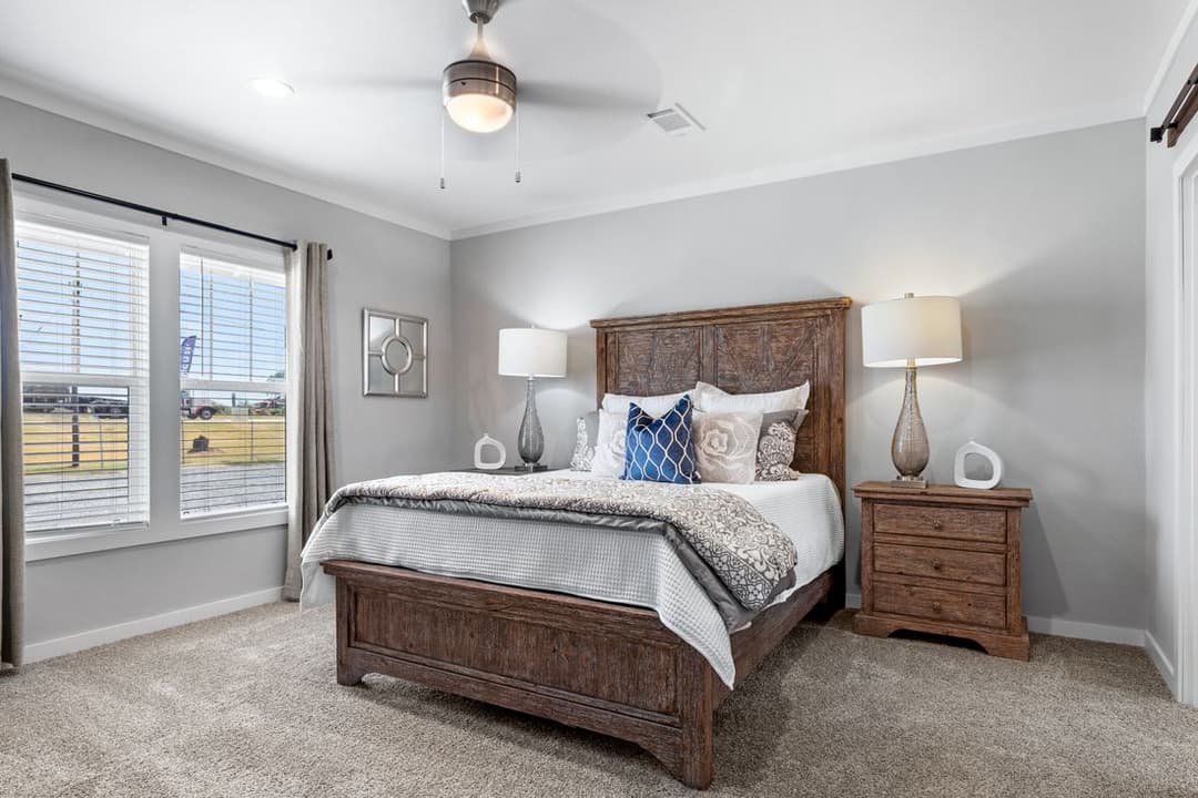 El capitan bedroom home features