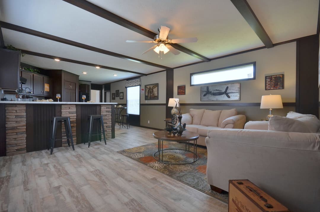 Alamo lite 16763b interior home features