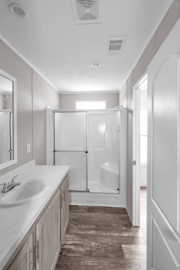 Verde ranch 14602n bathroom home features