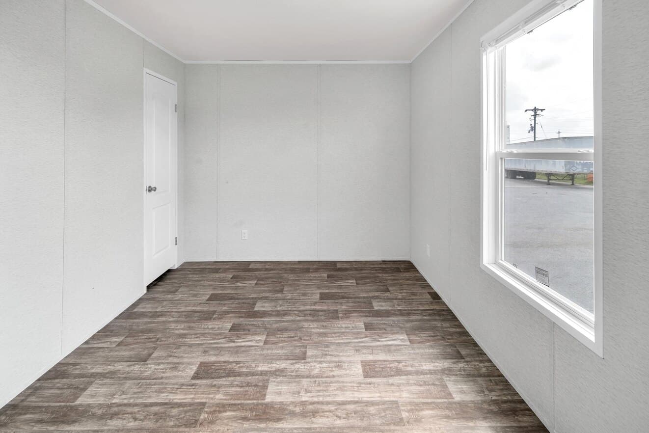 Valu maxx premier 16763a bedroom home features