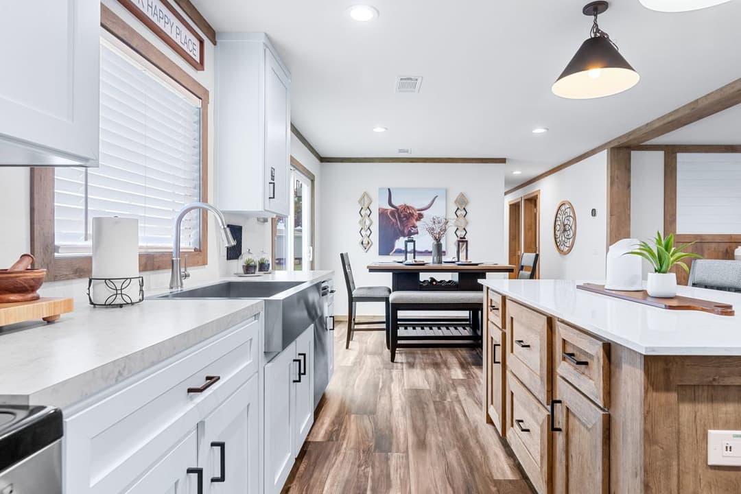 Farm 3 flex kitchen home features