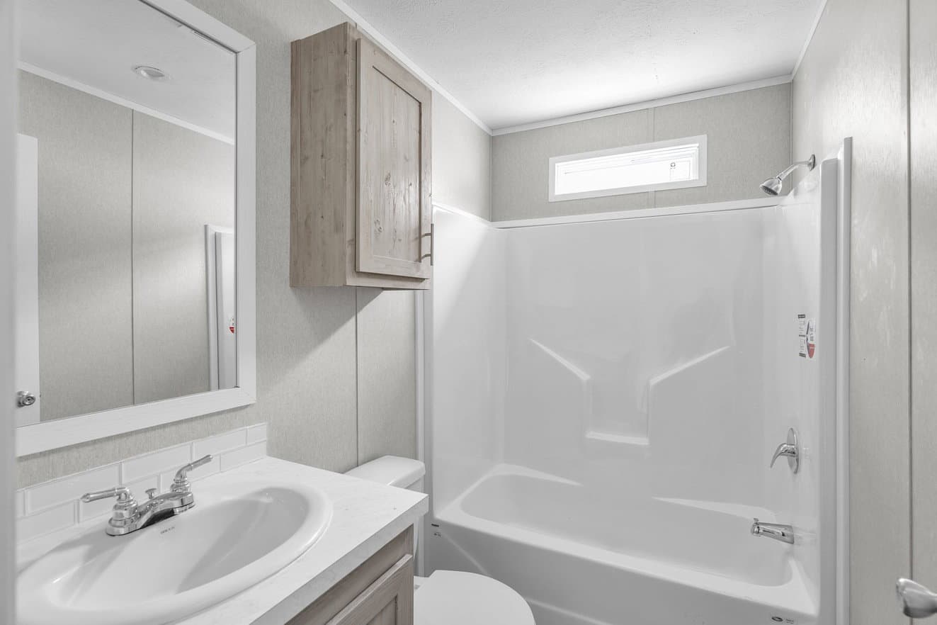 Verde ranch 14602n bathroom home features
